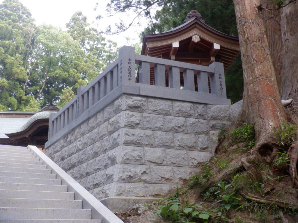 鹽竈神社玉垣01