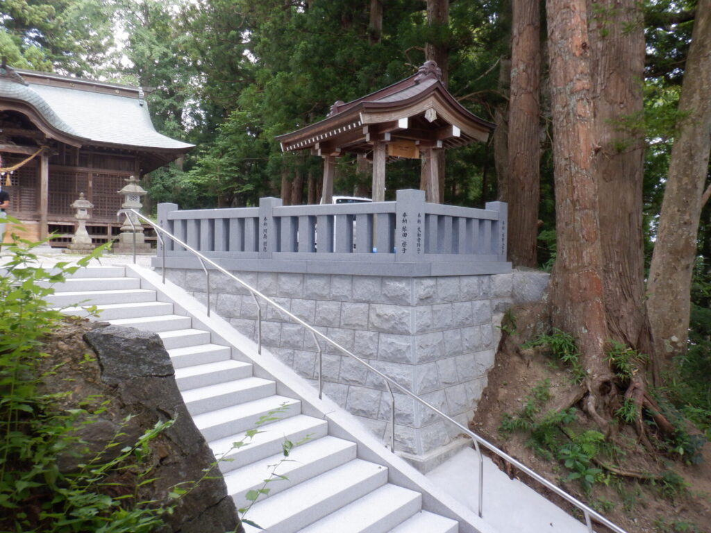 鹽竈神社石段手すり01
